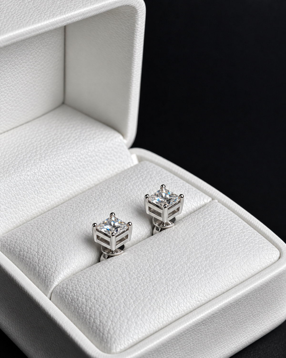 Pendientes Prism de moissanita en plata S925 — vista lateral