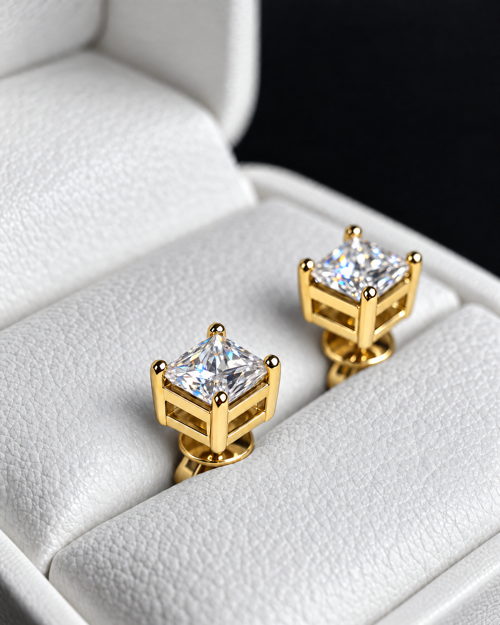 Pendientes Prism de moissanita en vermeil oro 18K — detalle de la montura